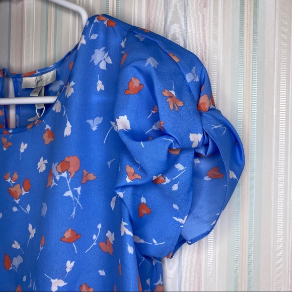 NWT Joie Blue Floral Knot Sleeve Blouse Extra Small - Picture 2 of 7